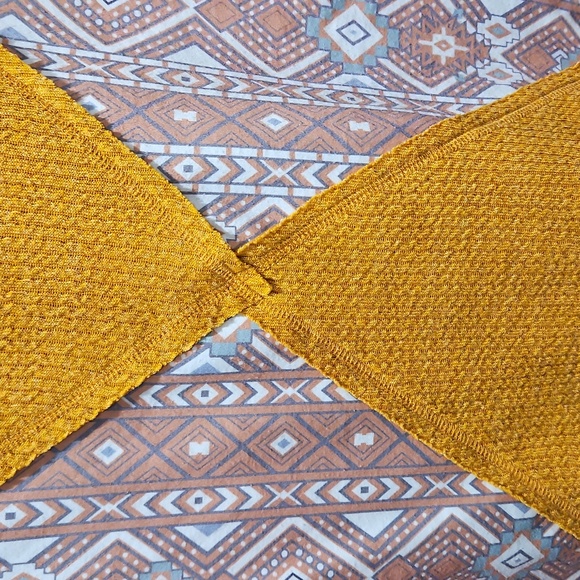 Geometric Patterned Top - Picture 4 of 9